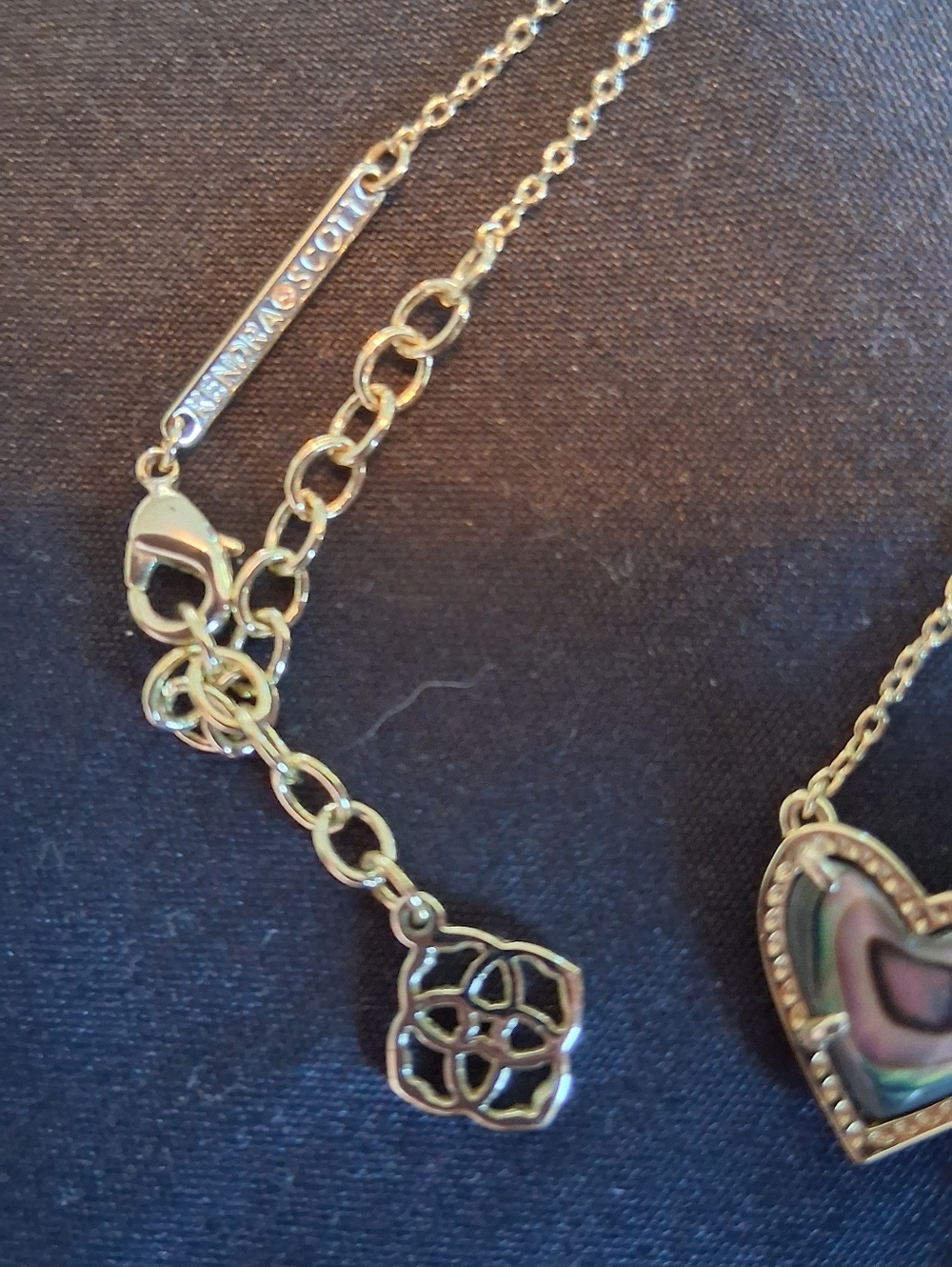 Kendra Scott Ari Necklace - Picture 2 of 3
